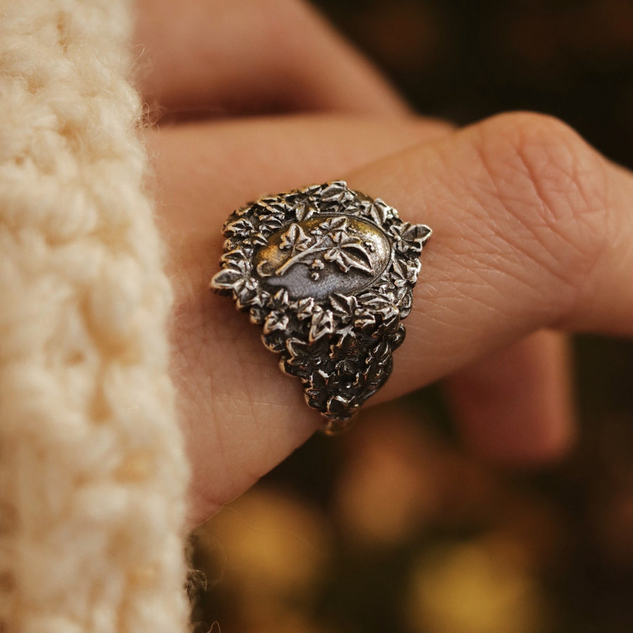 Ivy Shield Ring