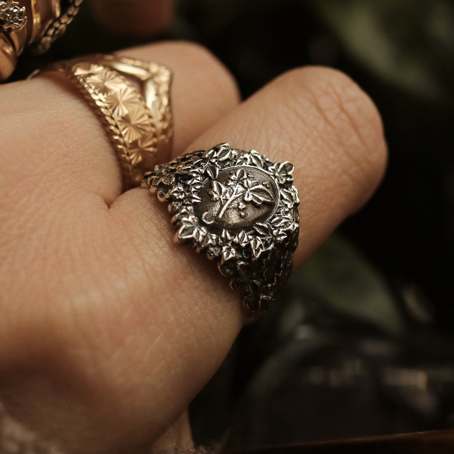 Ivy Shield Ring