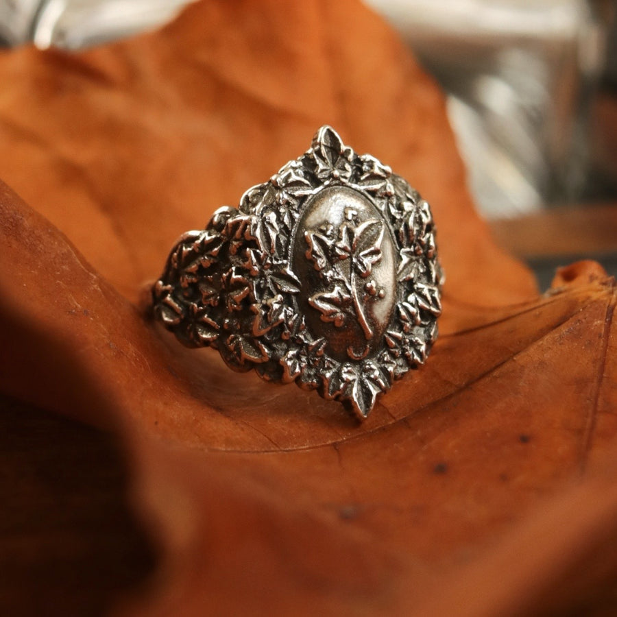 Ivy Shield Ring