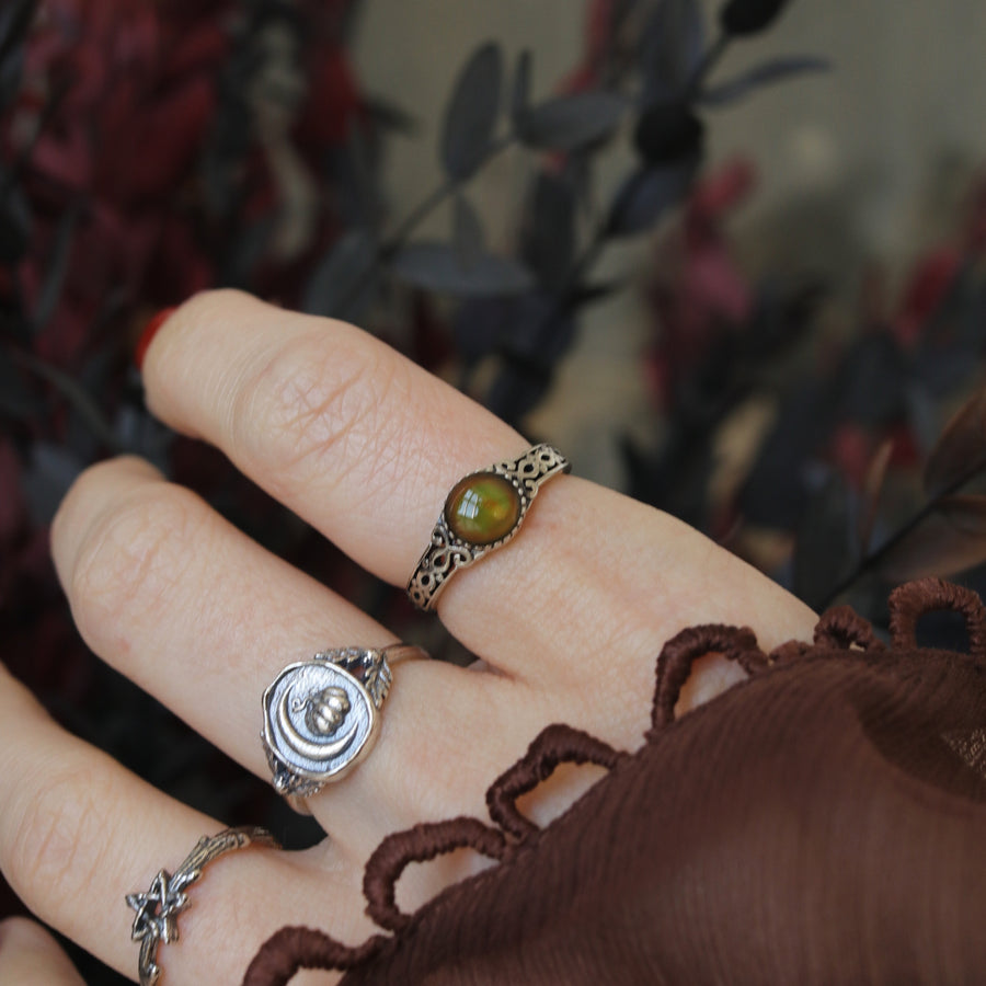 Hocus Pocus Mood Stone Ring